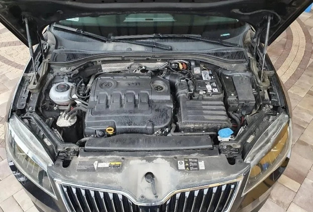Skoda Superb cena 79900 przebieg: 155500, rok produkcji 2018 z Wołomin małe 379